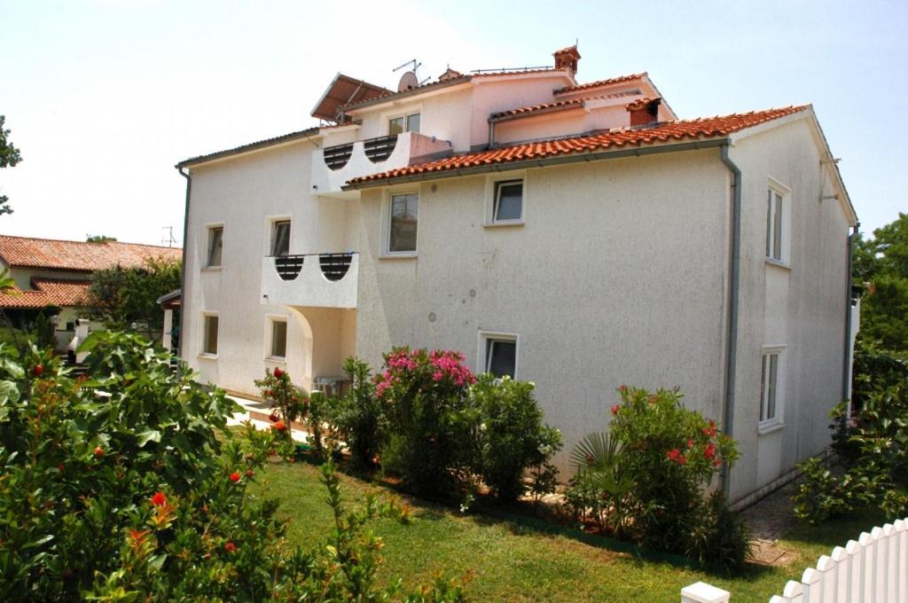 Apartment In With Balcony, Wifi 819-3 Porec